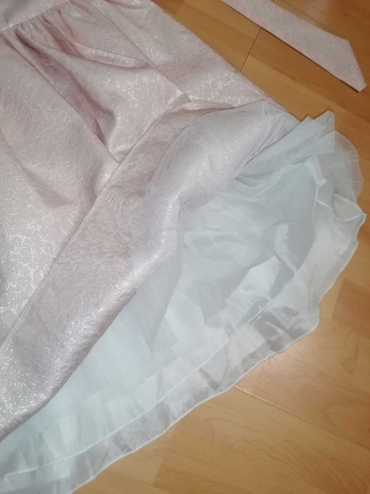 Elegancka sukienka dla dziewczynki, błyszcząca idealna na Święta.