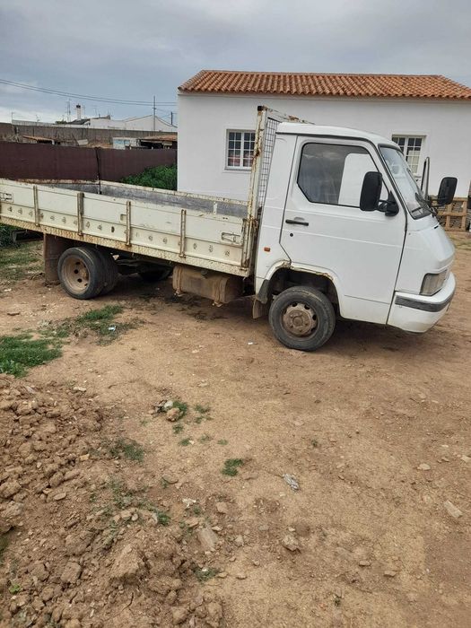 Carrinha Nissan Trade