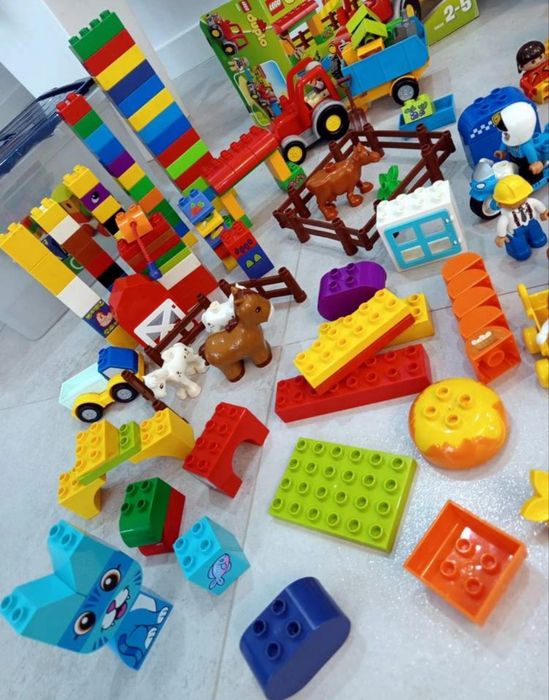 Lego Duplo traktor 10524 przyjęcie urodzinowe 10832 i inne 174 sztukiZ