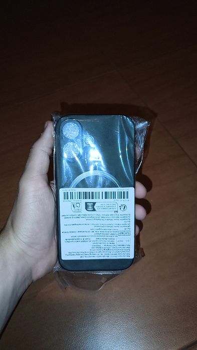Capa preta IPhone 16