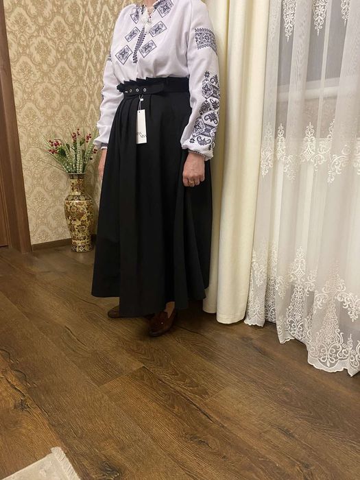 Продам спідницю з вишитою сорочкою