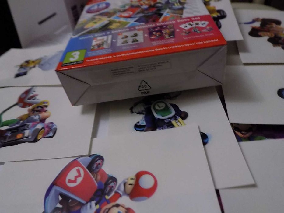 Mario Kart 8 Deluxe Booster Course Pass box z Nintendo Switch -gadżety w promocyjnej cenie.