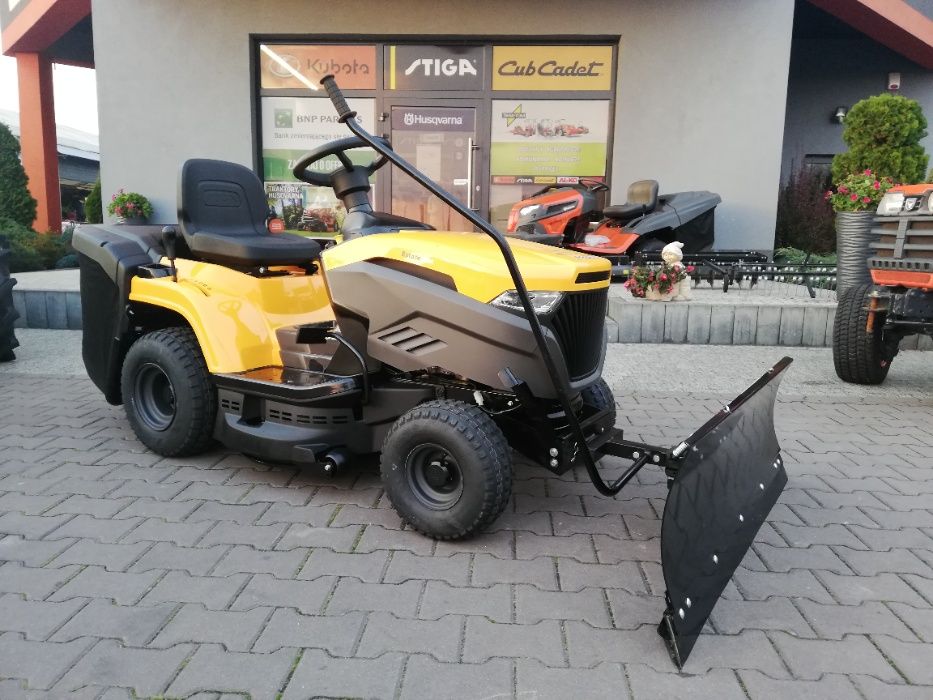 Traktor kosiarka Stiga Estate 384M Doskonała do odśnieżania