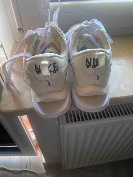 Buty Nike białe z dwoma rodzajami sznurowek
