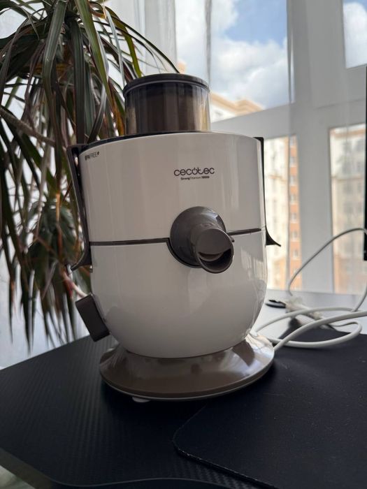 Соковижималка Cecotec
