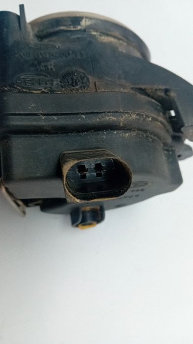 Farol nevoeiro frente esquerdo VOLKSWAGEN Polo (6N)