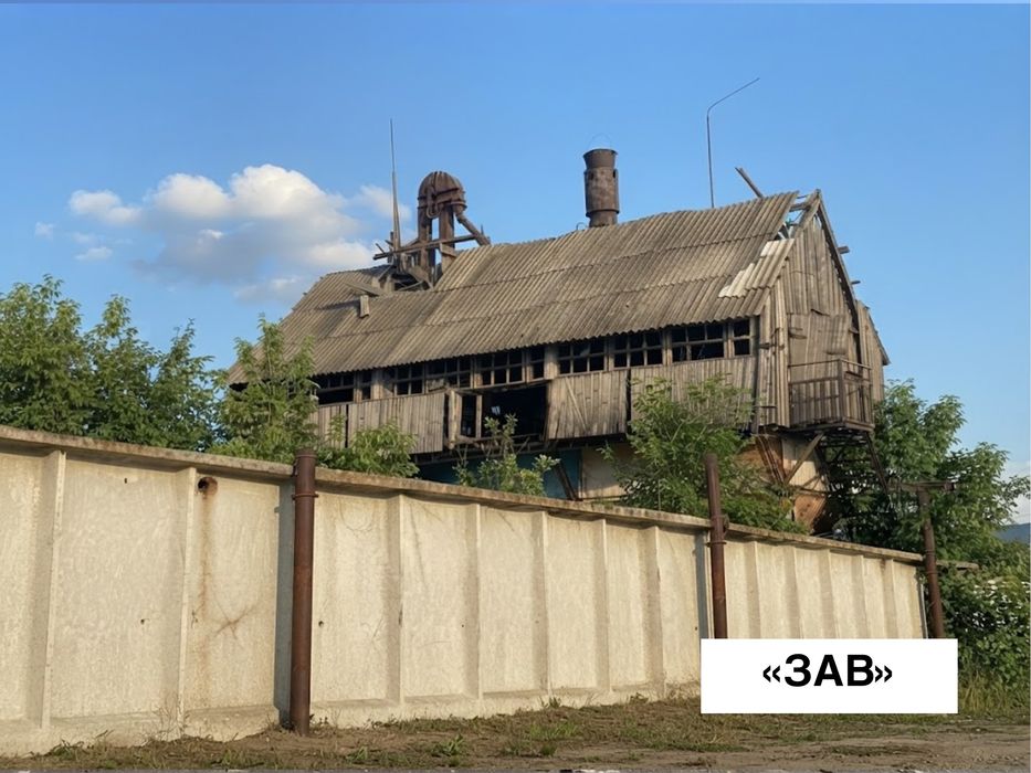 Продається цілісний майновий сільськогосподарський комплекс  в с.Познанка Перша