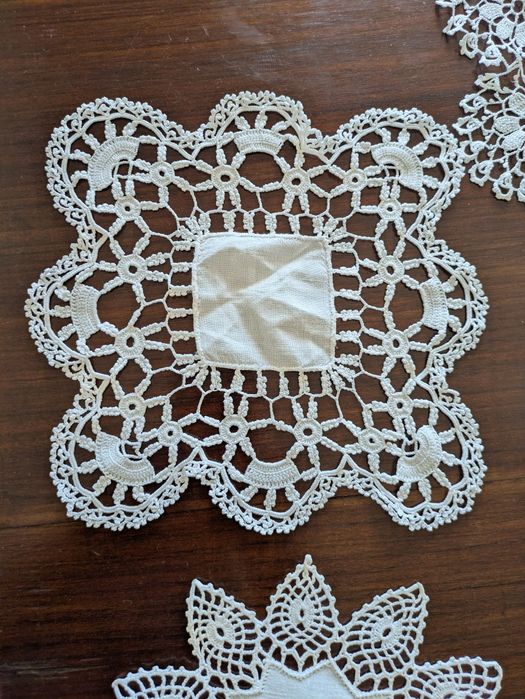 Paninhos antigos de crochet