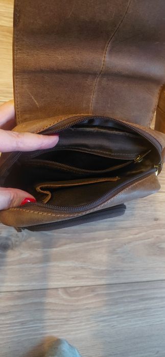 Listonoszka skórzana