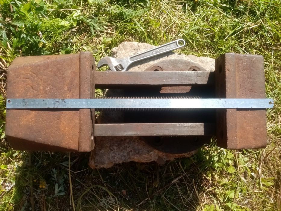 Тиски- лещата професійні, старого виробництва