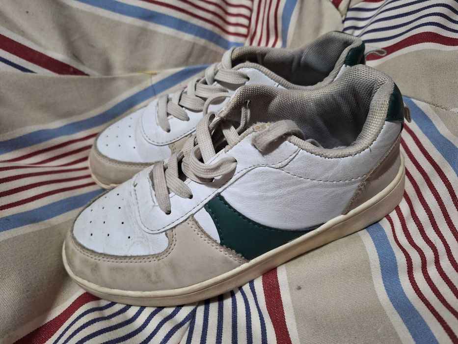 Calçado de adolescente