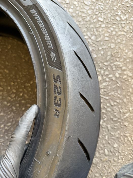Pneu de mota 200/55/17 Bridgestone Battlax S23