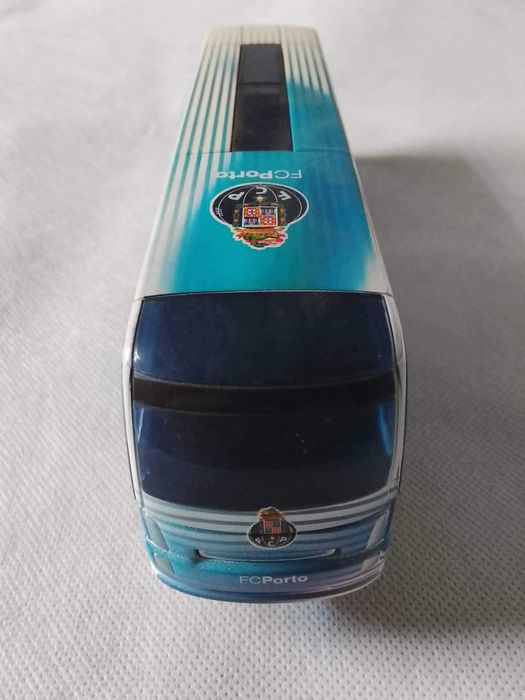 Autocarro Novo do FC Porto Estampado com Emblemas e Dragão.