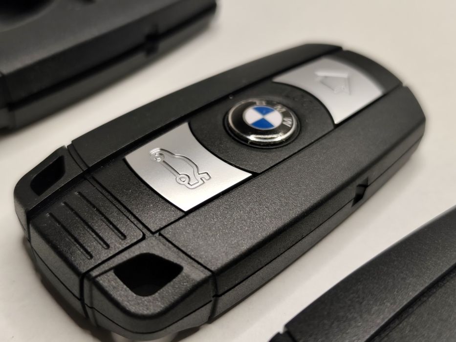 Carcaça Chave Comando BMW Série 1 E87 E81 E82 E88 3 5 X1 X5 X6 3 Botões Lâmina Logótipo Emblema Novo
