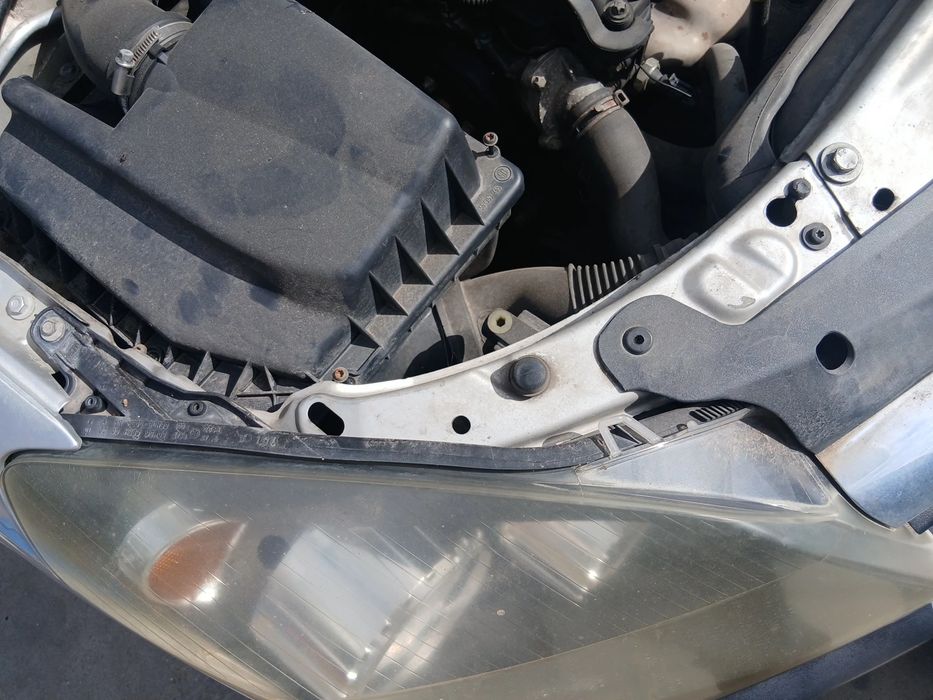 Ótica / farol direita OPEL Astra H Caravan (L35)
