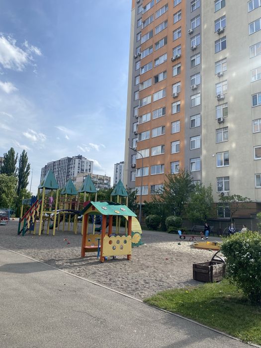 БЕЗ % 1к, просп.Гузара 46-Б, з КОМОРОЮ 2,5 кв.м,Берестейська,Вокзальна