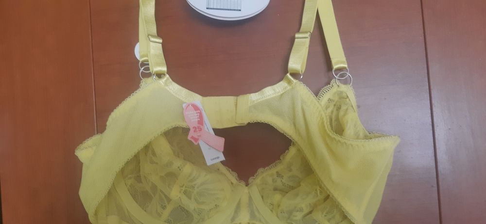 Piekny biustonosz damski