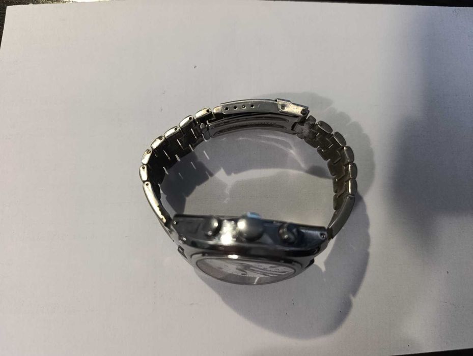 Чоловічий годинник