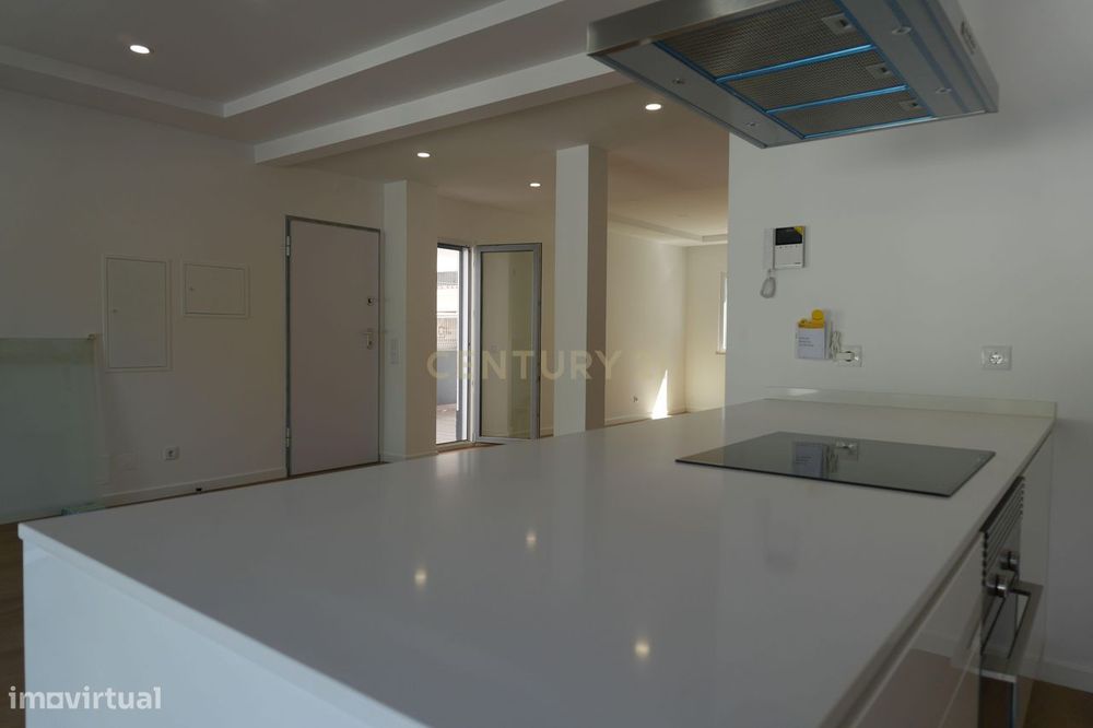 Luxuosa Moradia Nova na Costa da Caparica, Almada
