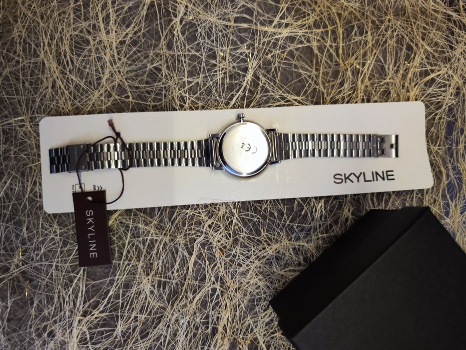 Relógio de pulso feminino prateado em aço da Skyline