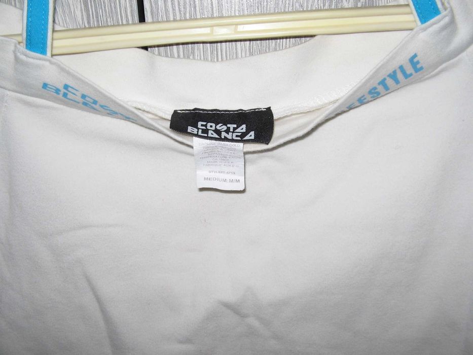 Футболка белая с бирюзовыми брителями Costa Blanca