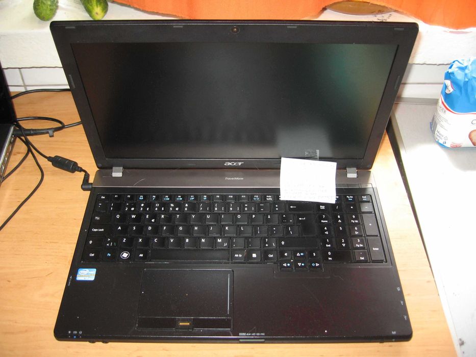 Laptop tablet  nowe i lezaki magazynowe szkoła studia biuro  praca gra