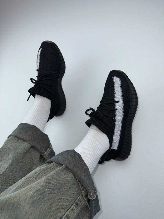 Кросівки Adidas Yeezy Boost 350 v2 Black white line premium