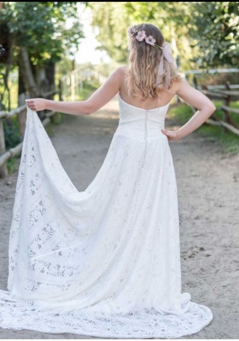 Suknia Ślubna Boho Lillian West, Bolerko z grubej koronki Gratis !