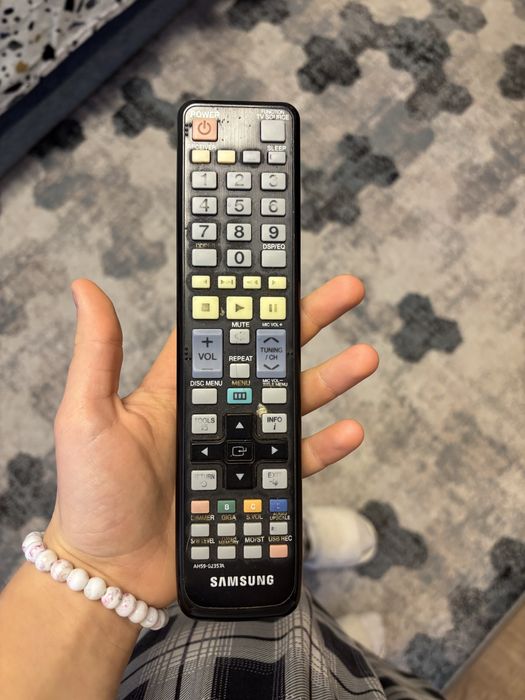 телевизор Samsung le32d550