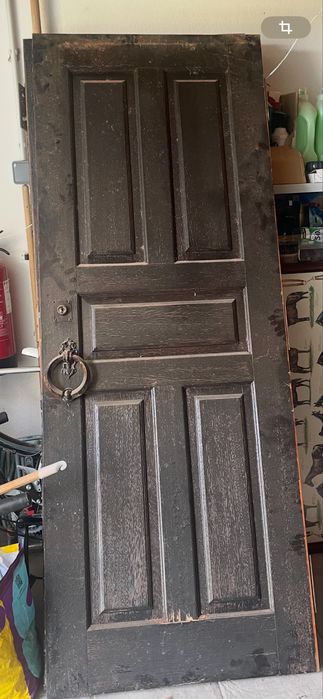 Porta de entrada em madeira