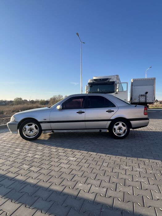 Mersedes W202 C180