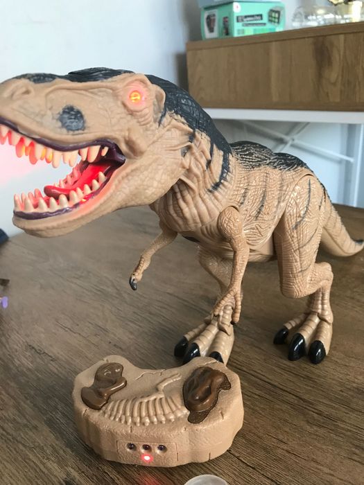 Dinozaur sterowany