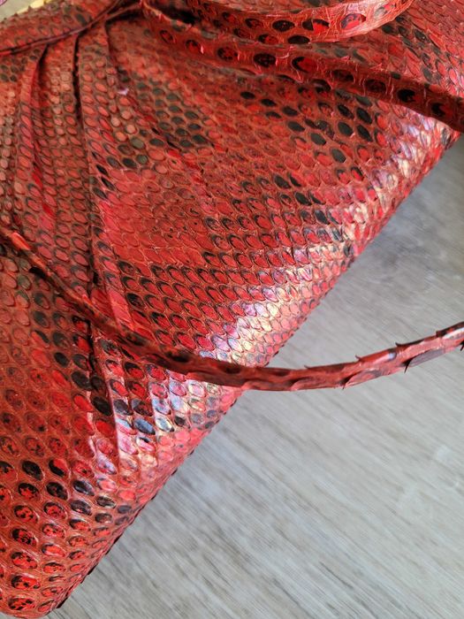 Mala e sapatos em pele de cobra verdadeira