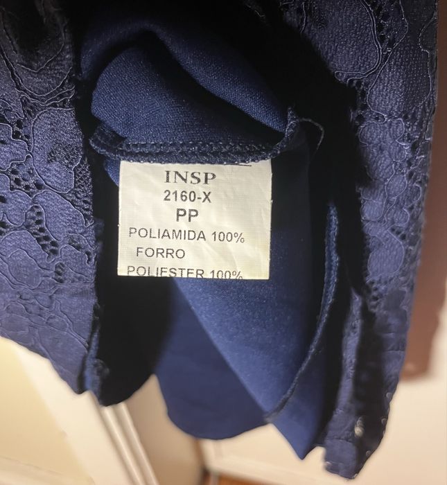 vestido axul com detalhe em renda
