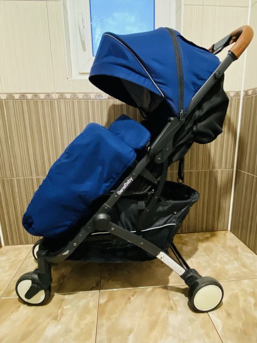 Дитяча прогулянкова каляска