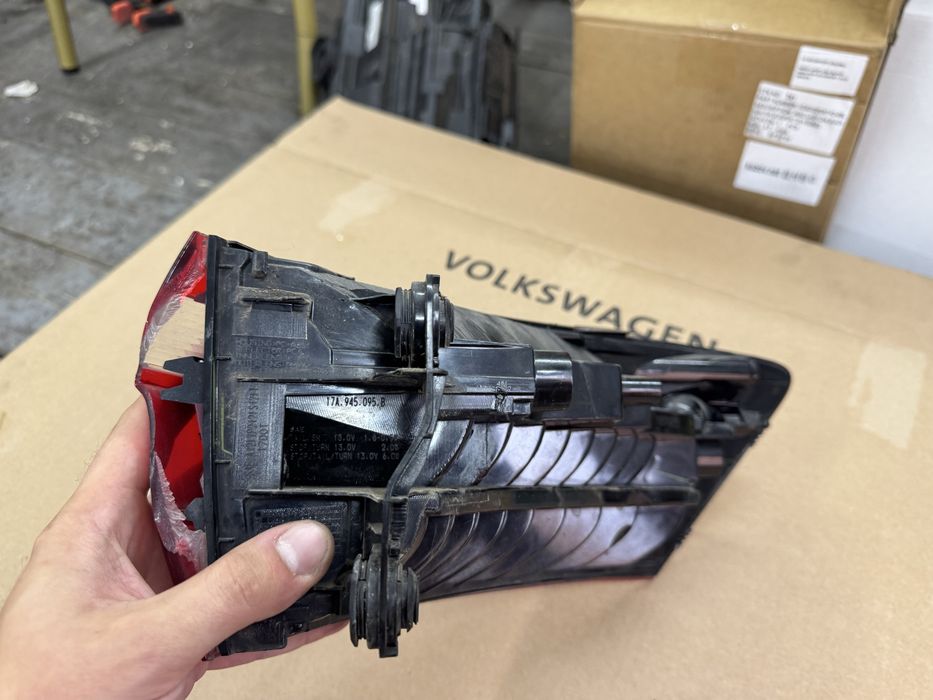 Задній ліхтар зовнішній внутрішній стоп Jetta 7 18-22 фонарь. USA