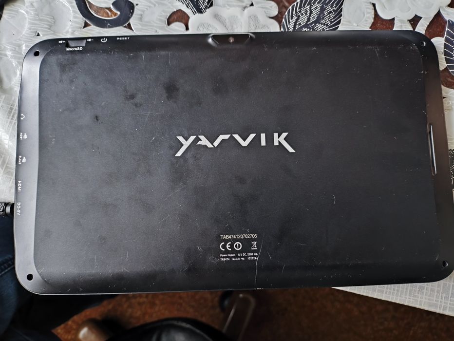 Планшет Yarvik Luna TAB474 10"