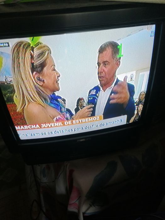 TV Philips 14 polegadas a  cores sem comando