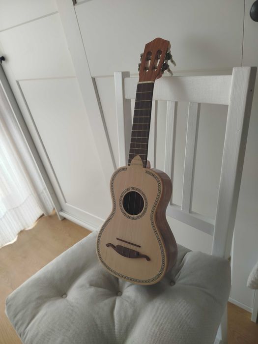 Four-string cavaquinho475953083167559682