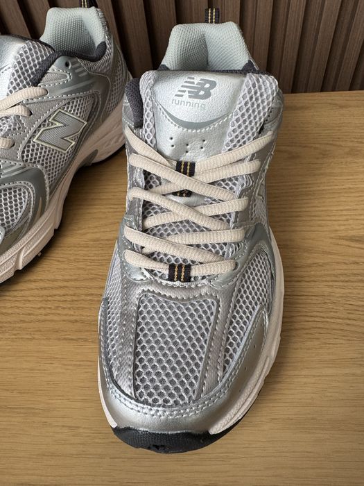 Стильні кросівки New Balance 530
