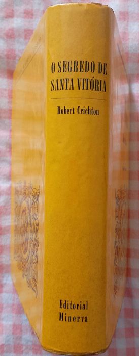 O segredo de Santa Vitória, Robert Crichton