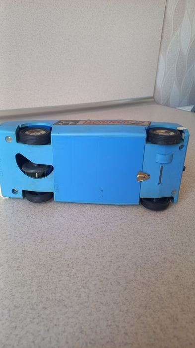 Продам радіокеровану іграшку