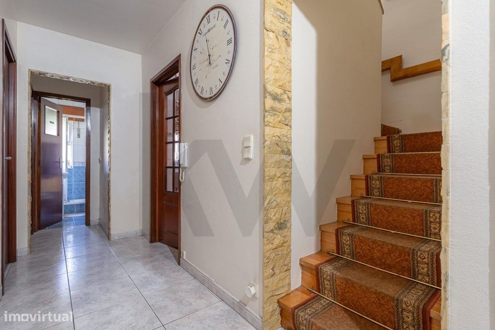 Apartamento T4 no Vale das Flores, Coimbra — Santo António dos Olivais, Coimbra