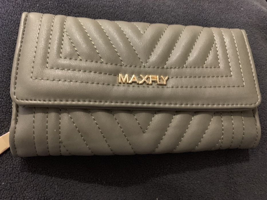 Nowy mega pakowny Maxfly portfel oliwkowy pikowany