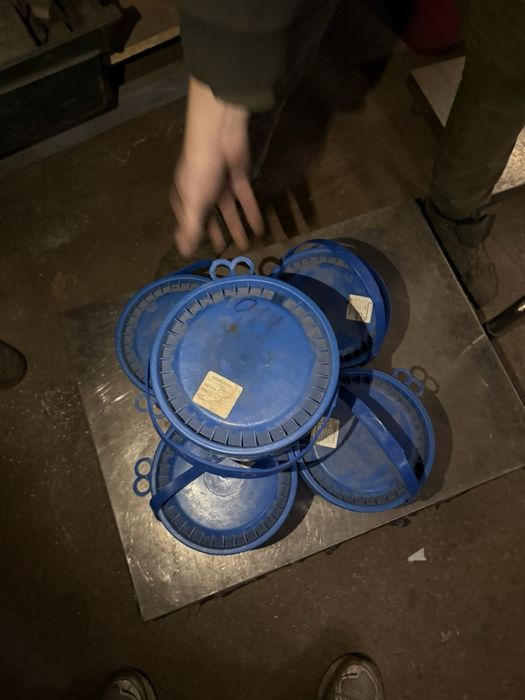 Вольфрам твердий сплав вироби  лом порошки окисли стружка