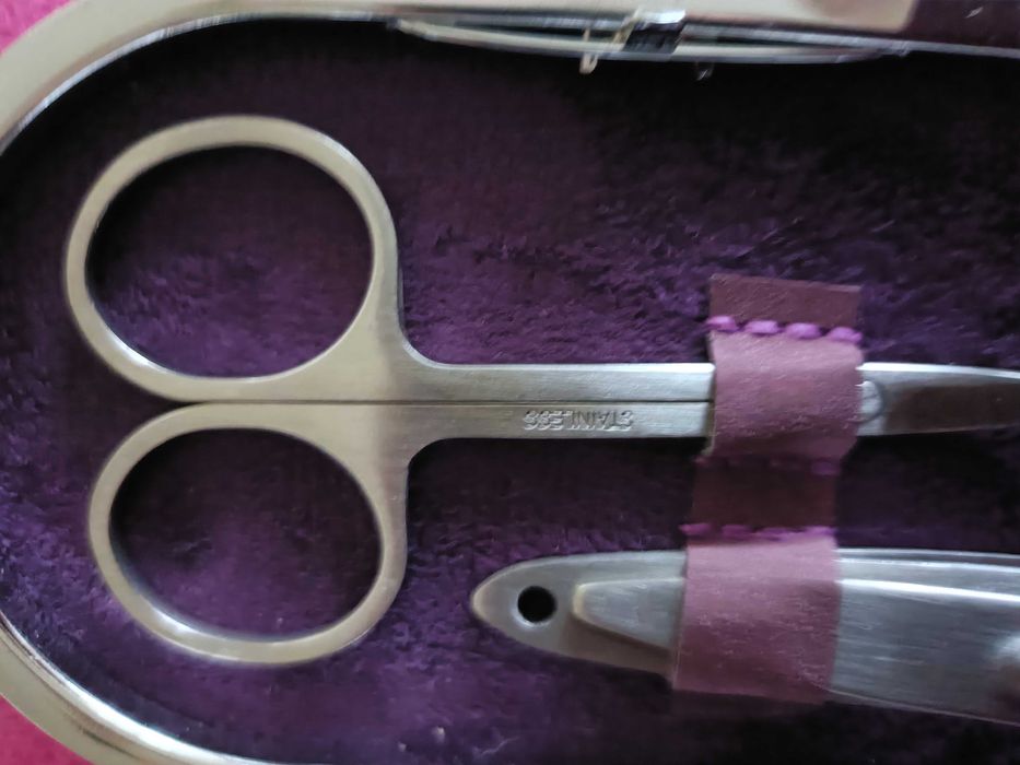 Estojo Manicure + Medalha Gorjuss, Santoro