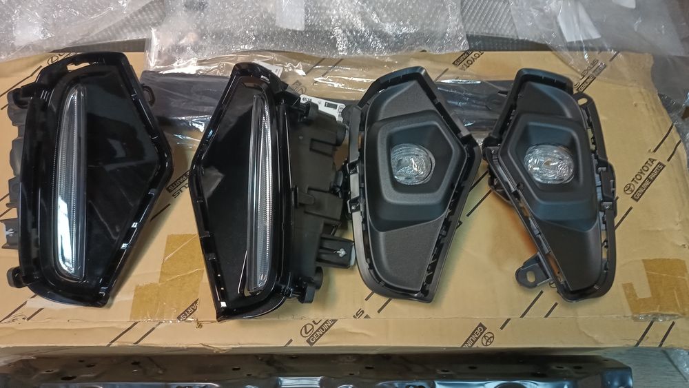 Решетка птф дхо DRL Rav4 Prime Plug-in противотуманка