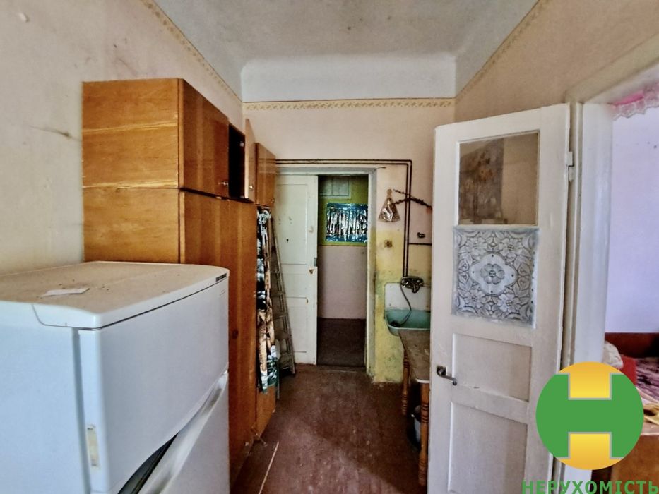 Продається 1-кімнатна квартира в центрі міста. Чортків