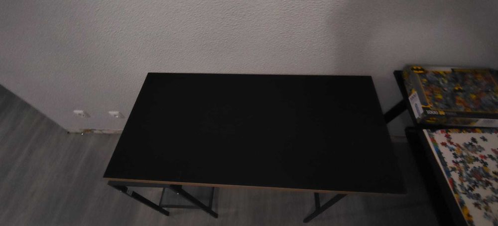 Secretaria IKEA com tampo em vidro