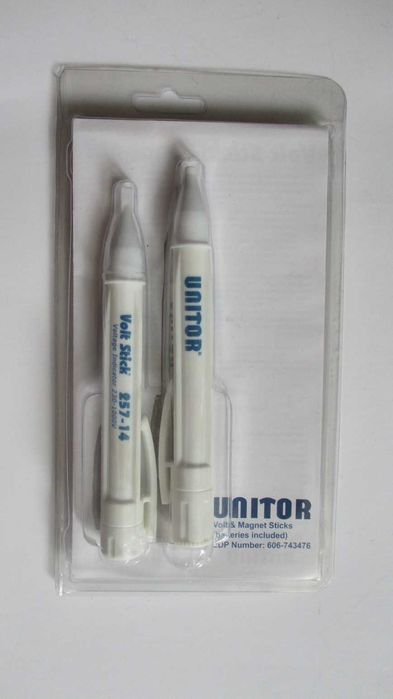 Бесконтактные тестеры напряжения и магнитного поля в наборе.